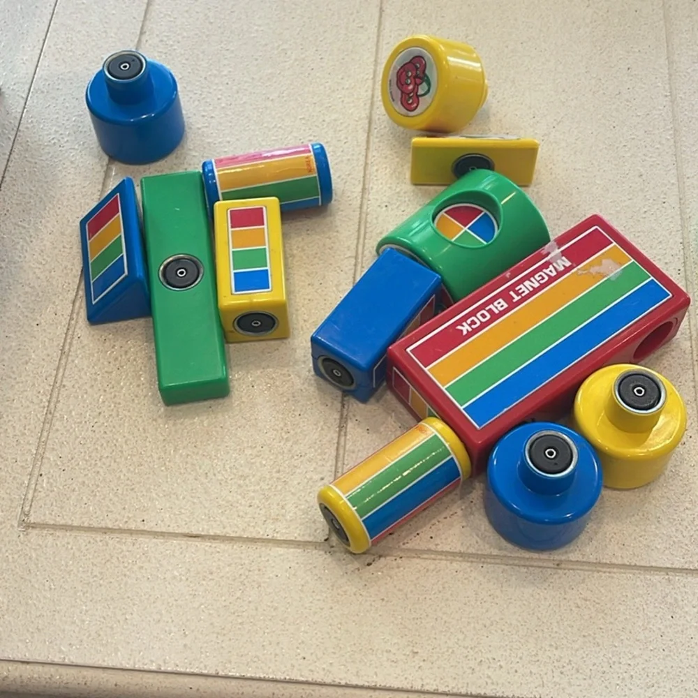 Vintage HILCO Magnetic building blocks set of 14